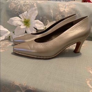 Prevata gold heels